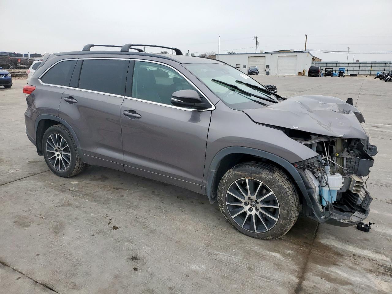 2018 TOYOTA HIGHLANDER - Image 4