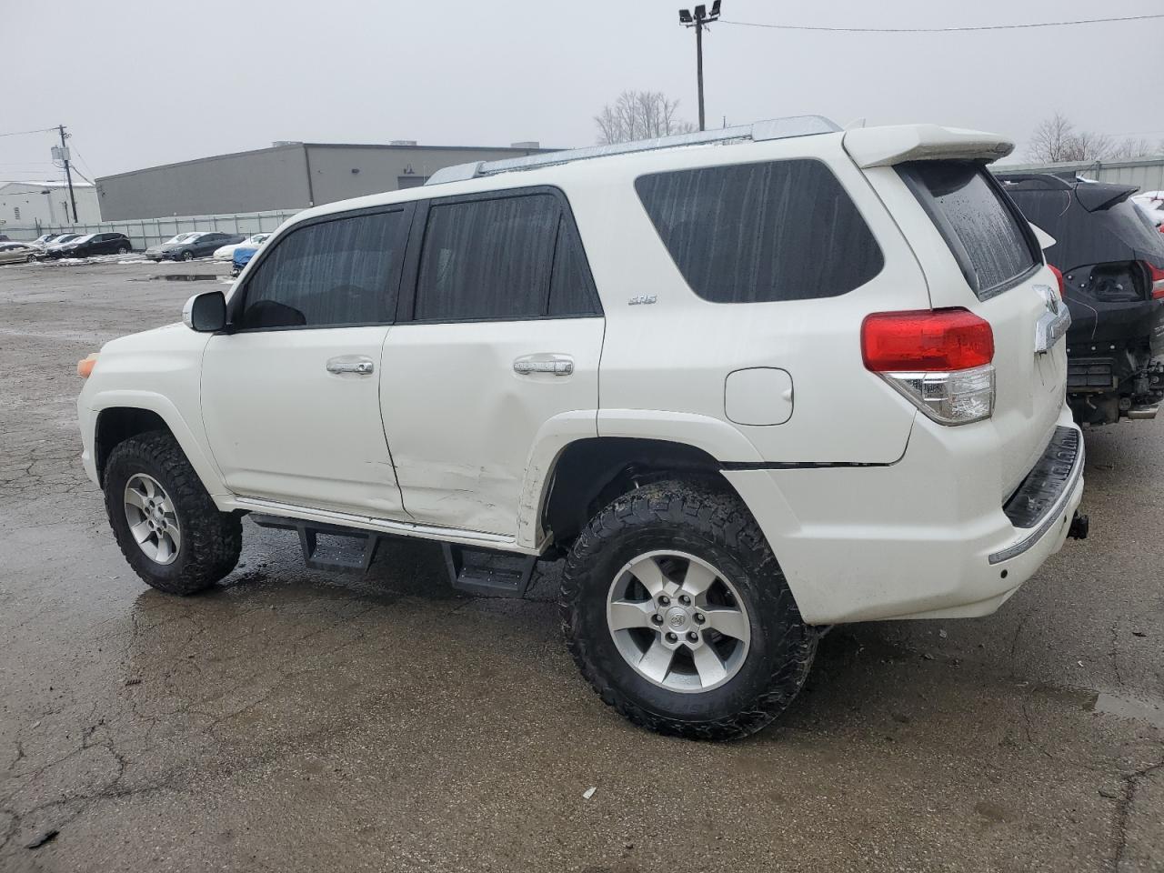 2011 TOYOTA 4RUNNER SR - Image 2