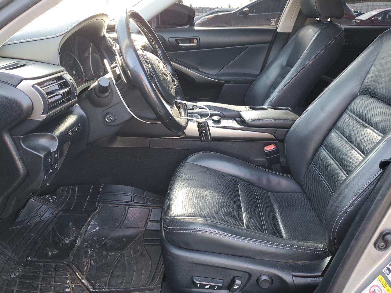 2017 LEXUS IS 350 - Image 7