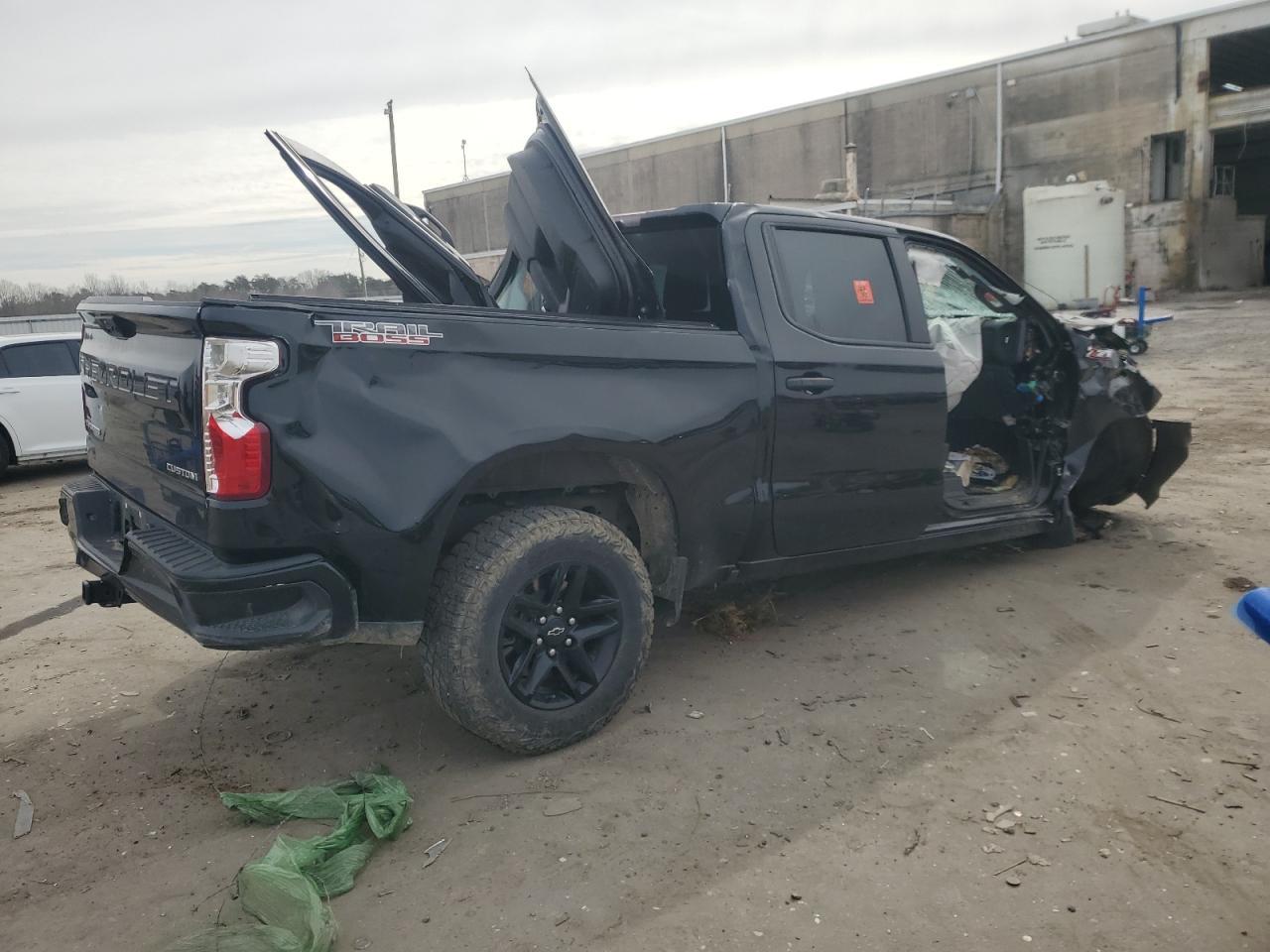 2023 CHEVROLET SILVERADO - Image 3
