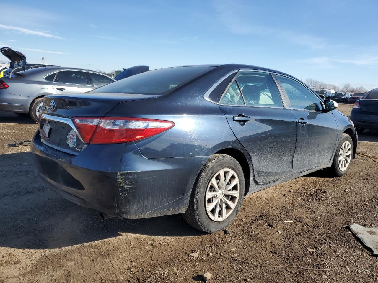 2015 TOYOTA CAMRY LE - Image 3