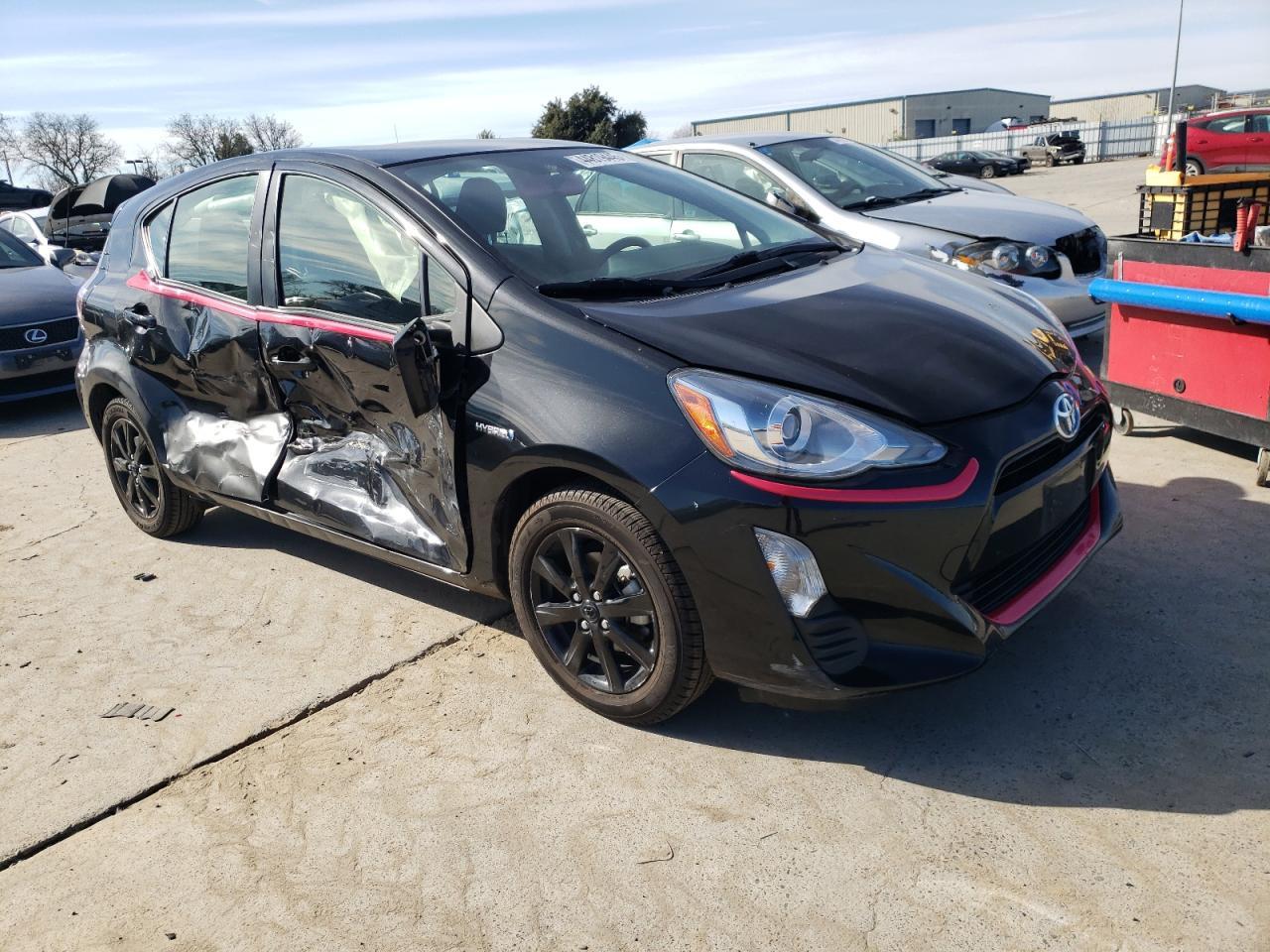 2016 TOYOTA PRIUS C - Image 4