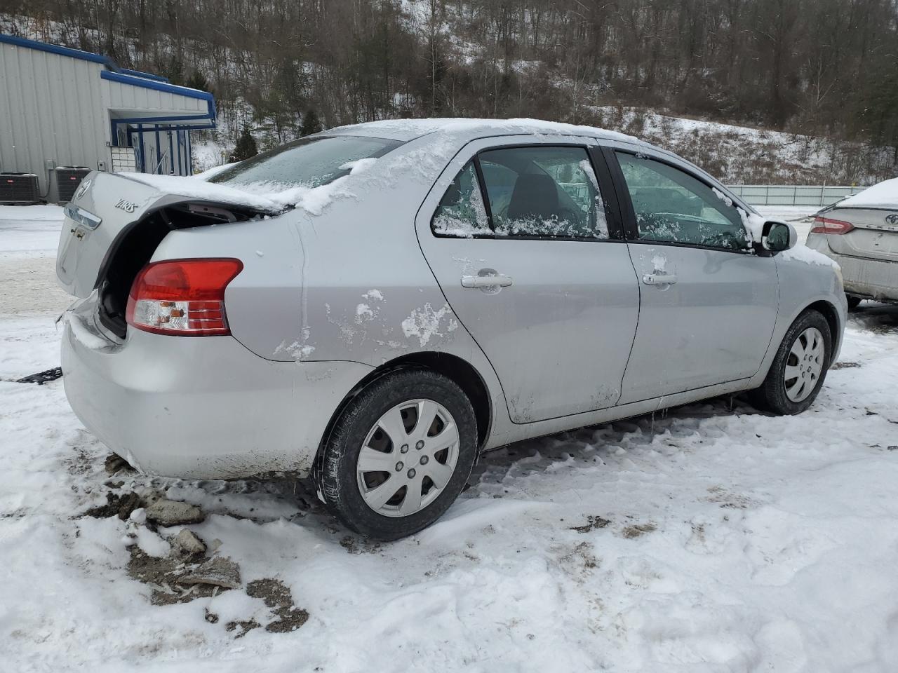 2011 TOYOTA YARIS - Фото 3