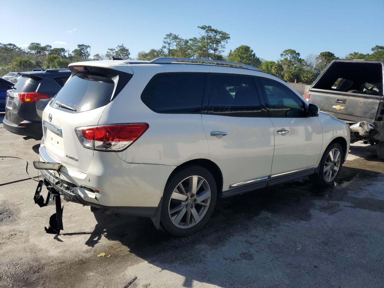 2013 NISSAN PATHFINDER - Фото 3