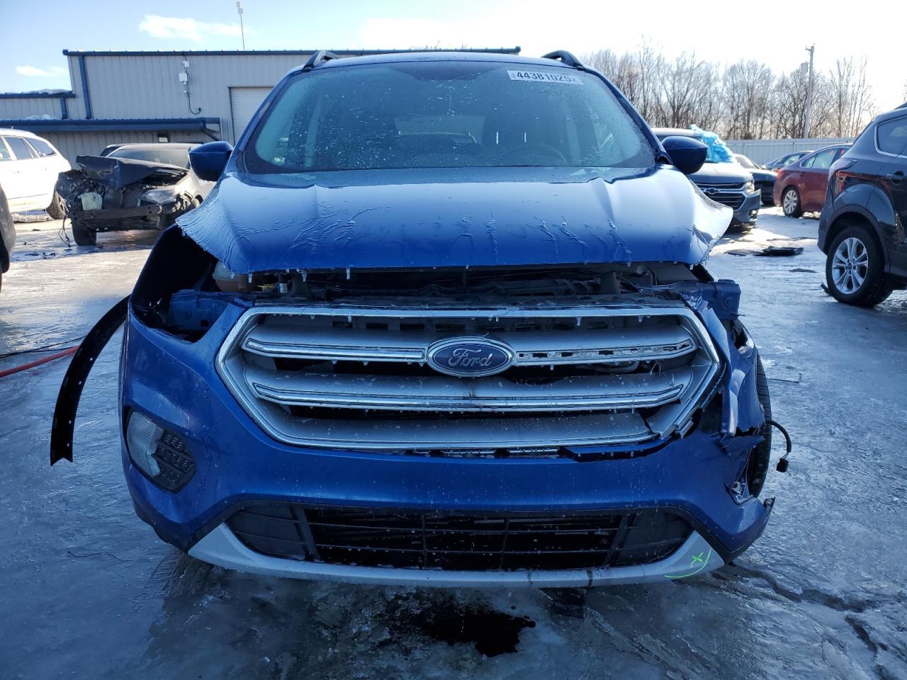 2017 FORD ESCAPE SE - Фото 5
