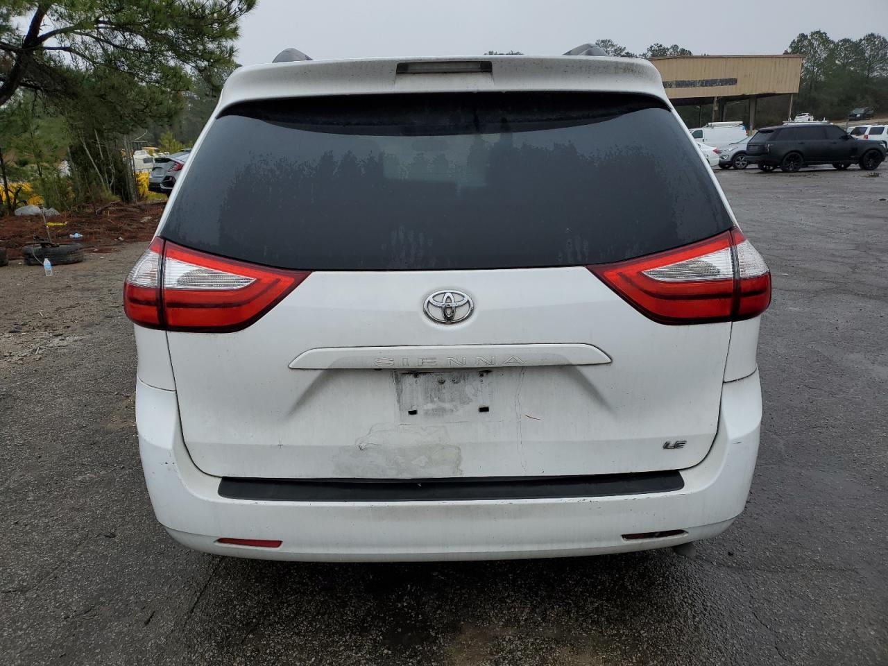 2015 TOYOTA SIENNA LE - Фото 6
