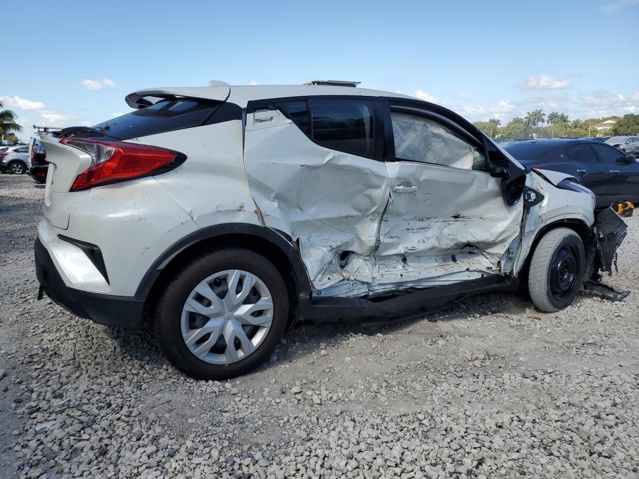 2021 TOYOTA C-HR XLE - Фото 3