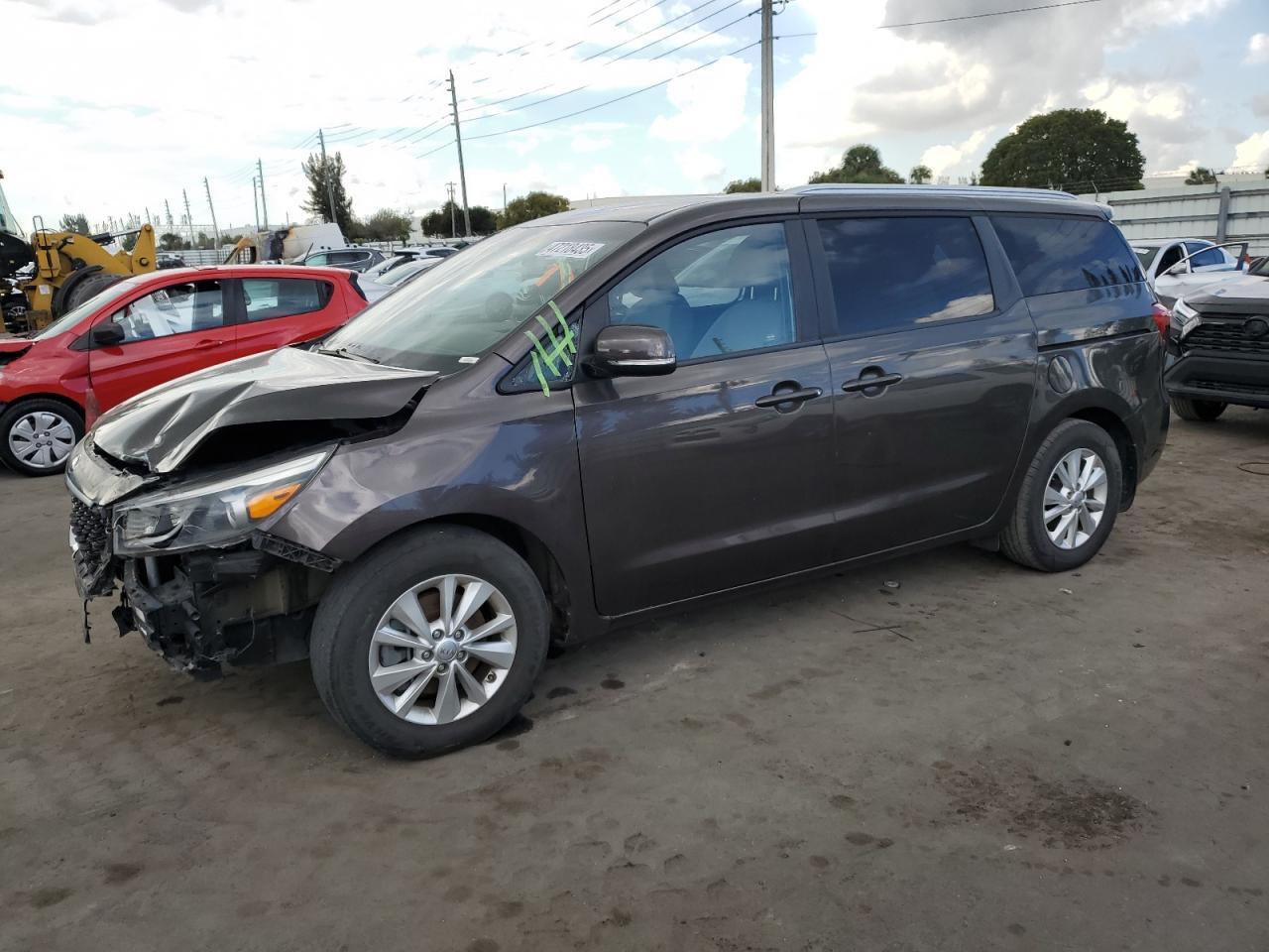 2016 KIA SEDONA LX