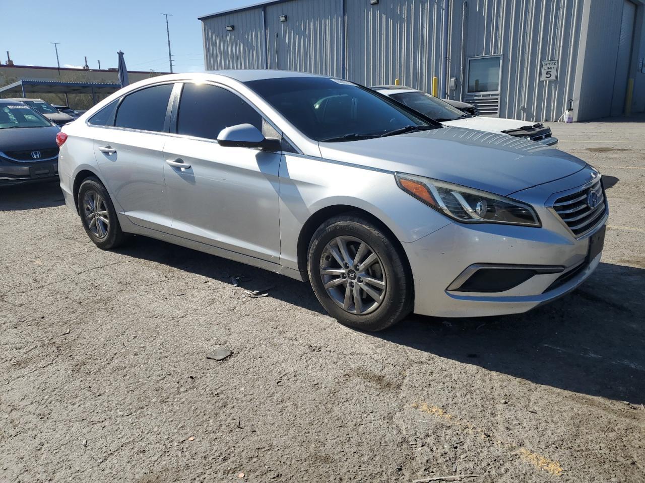 2017 HYUNDAI SONATA SE - Фото 4