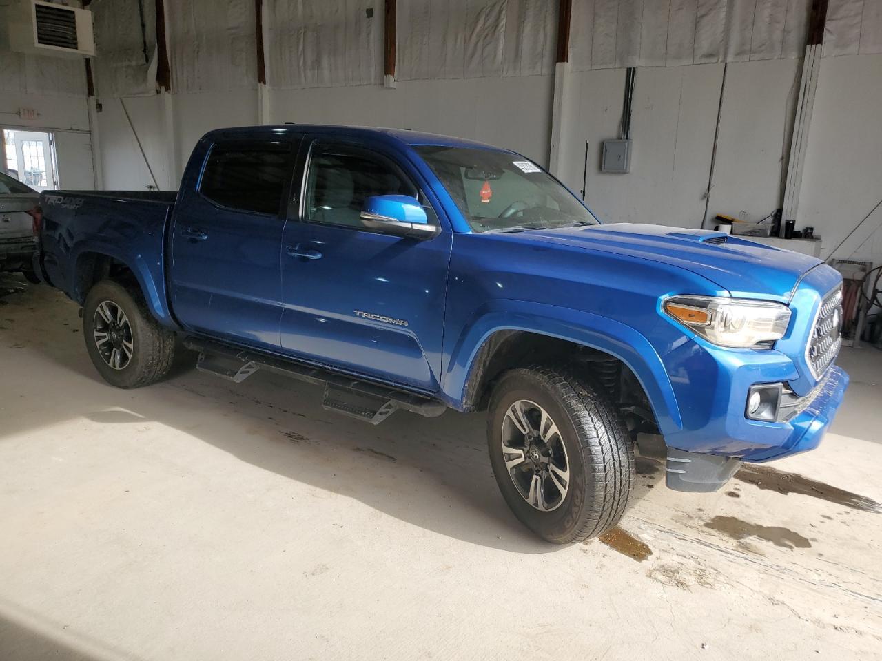 2018 TOYOTA TACOMA DOU - Фото 4