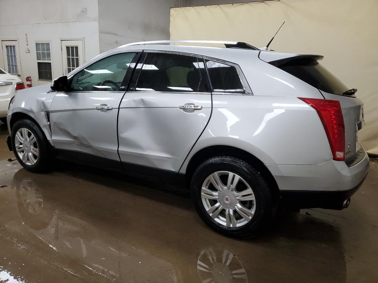 2011 CADILLAC SRX LUXURY - Image 2