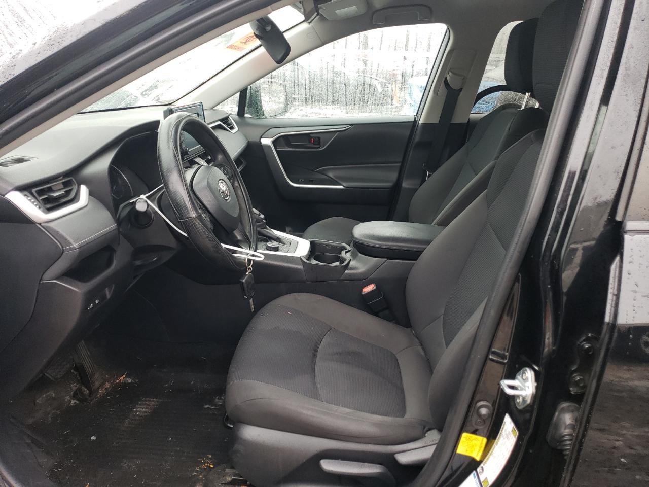 2021 TOYOTA RAV4 LE - Фото 7