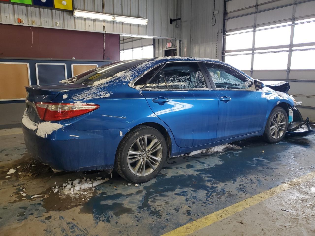 2017 TOYOTA CAMRY LE - Фото 3