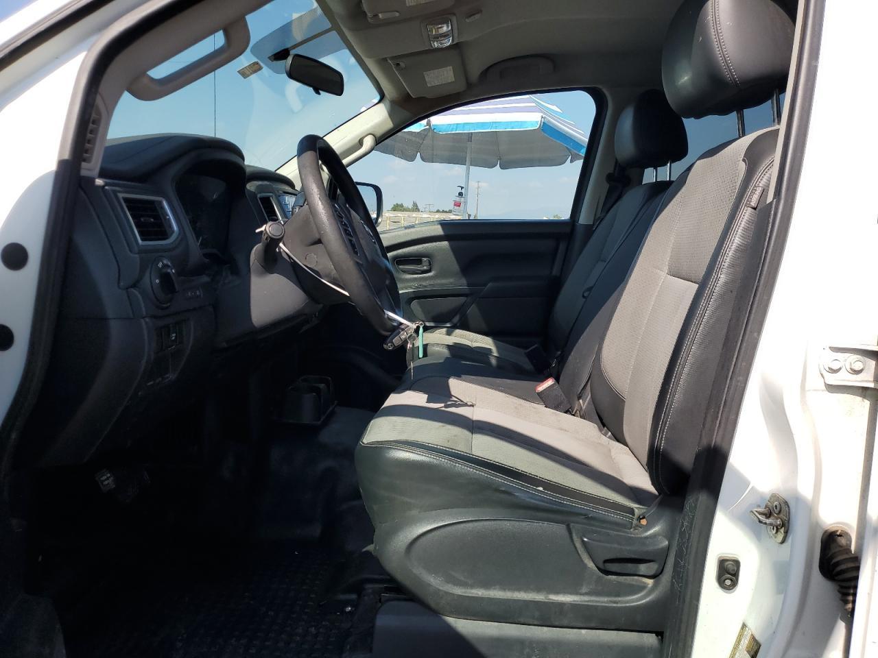 2017 NISSAN TITAN XD S - Фото 7