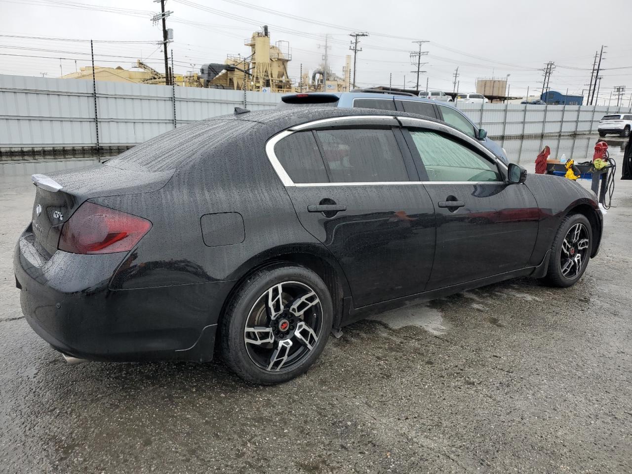 2012 INFINITI G37 - Image 3
