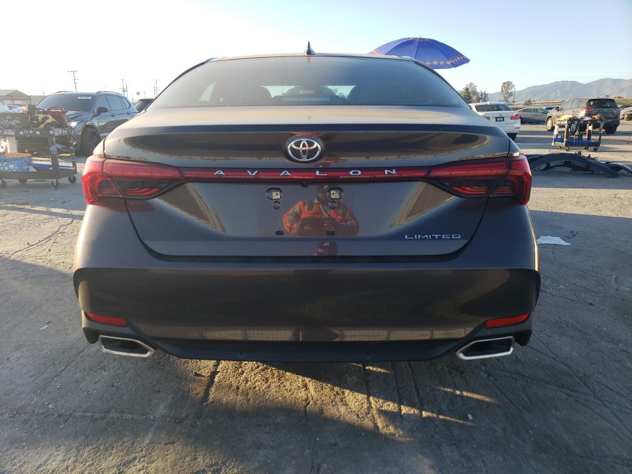 2019 TOYOTA AVALON XLE - Image 6