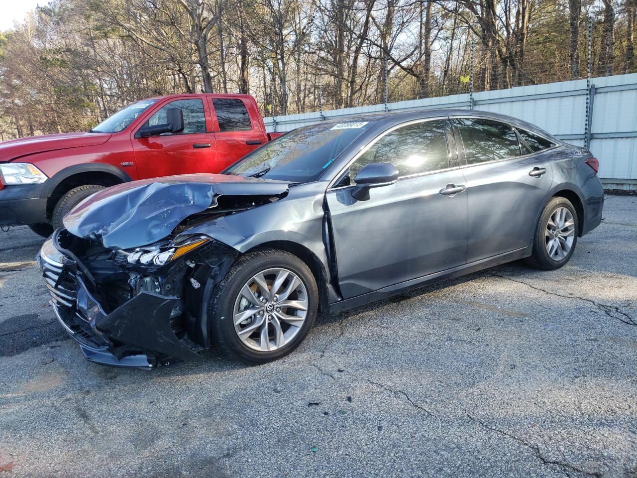 2022 TOYOTA AVALON XLE