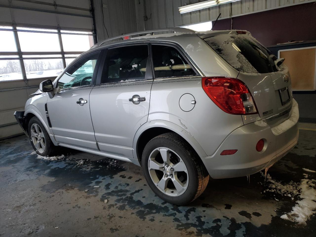 2014 CHEVROLET CAPTIVA LT - Image 2