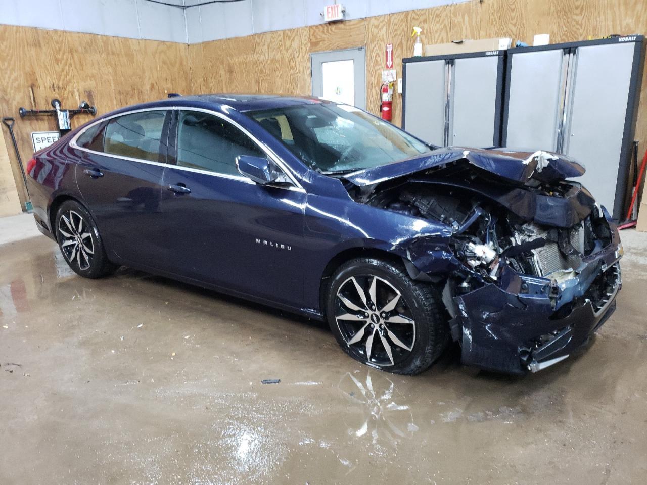 2017 CHEVROLET MALIBU LT - Image 4