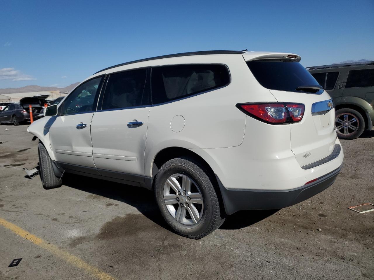 2014 CHEVROLET TRAVERSE L - Image 2