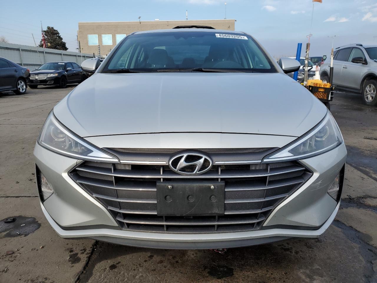 2019 HYUNDAI ELANTRA SE - Фото 5