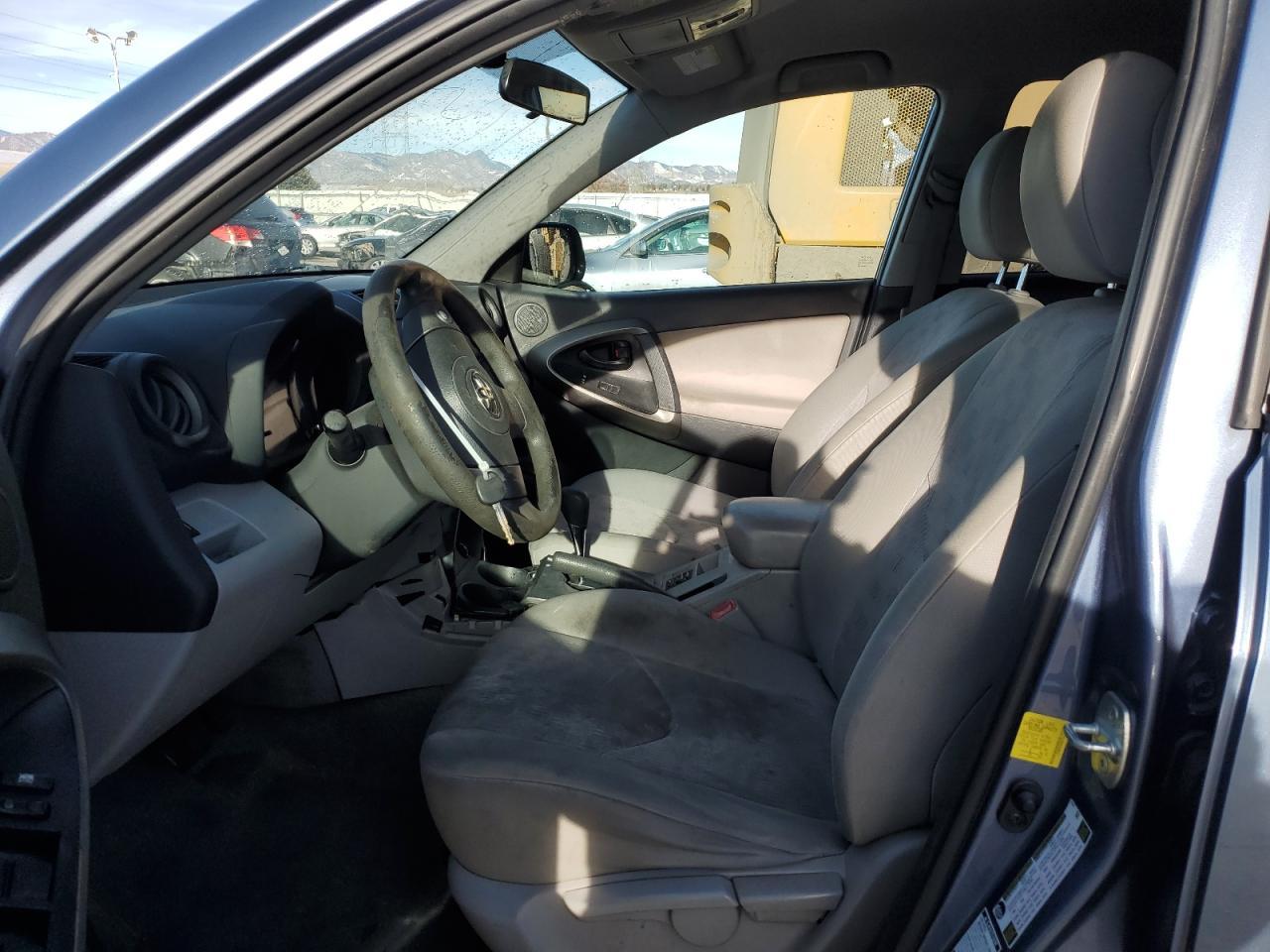 2011 TOYOTA RAV4 - Фото 7