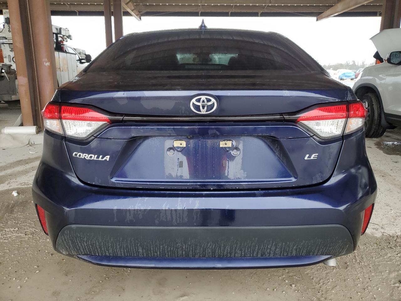 2020 TOYOTA COROLLA LE - Фото 6