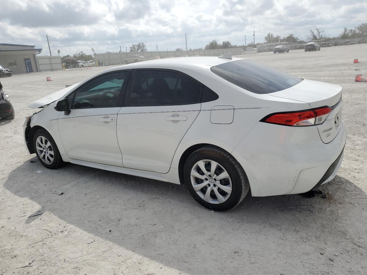2020 TOYOTA COROLLA LE - Фото 2