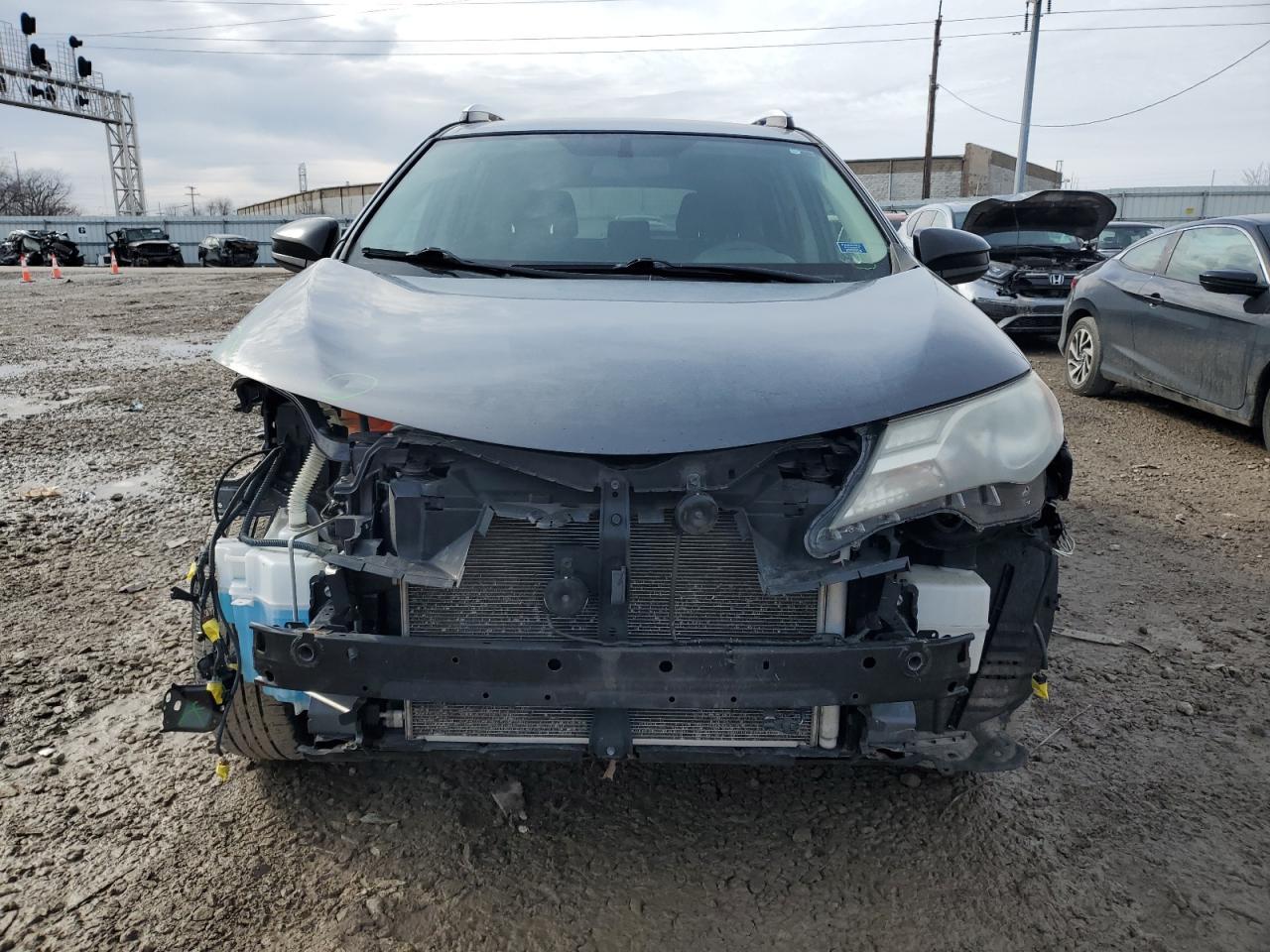 2014 TOYOTA RAV4 LE - Фото 5