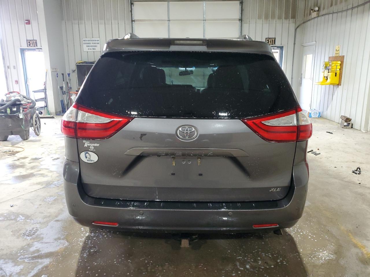 2015 TOYOTA SIENNA XLE - Фото 6