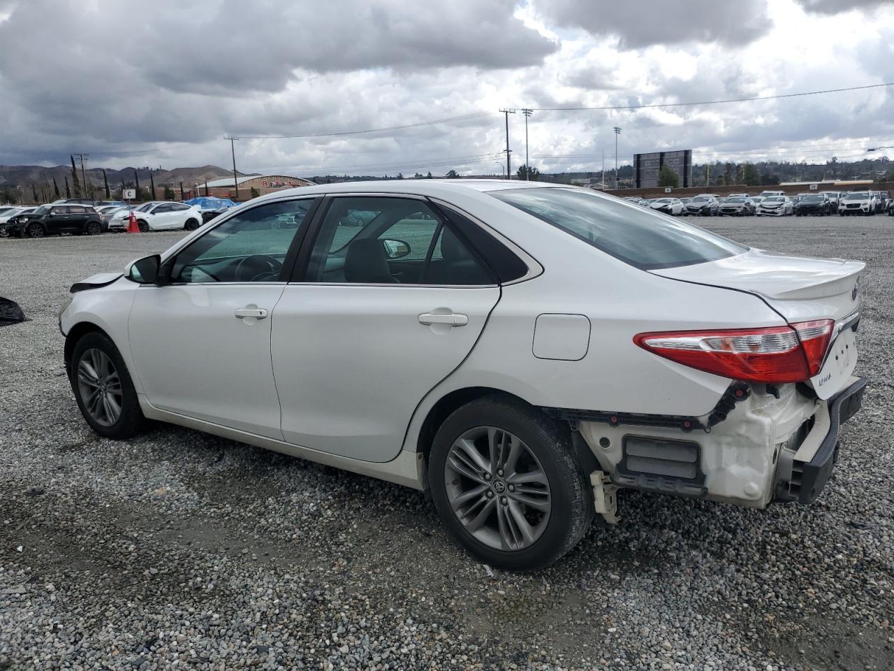 2016 TOYOTA CAMRY LE - Фото 2