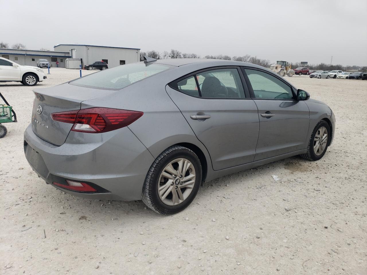 2019 HYUNDAI ELANTRA SE - Image 3