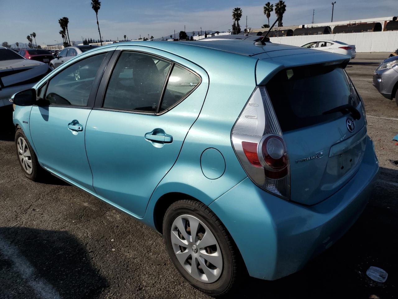 2013 TOYOTA PRIUS C - Фото 2