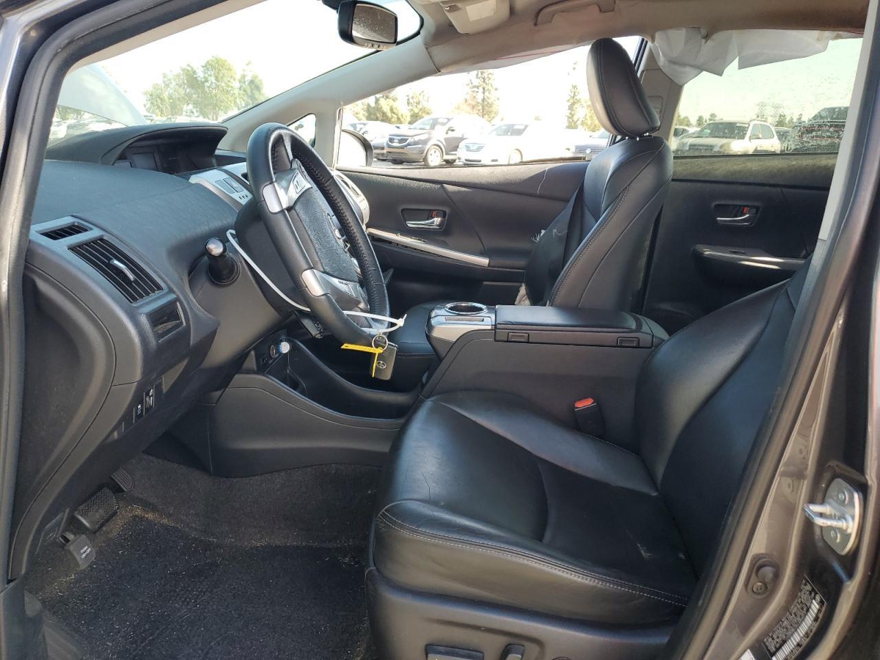2017 TOYOTA PRIUS V - Фото 7