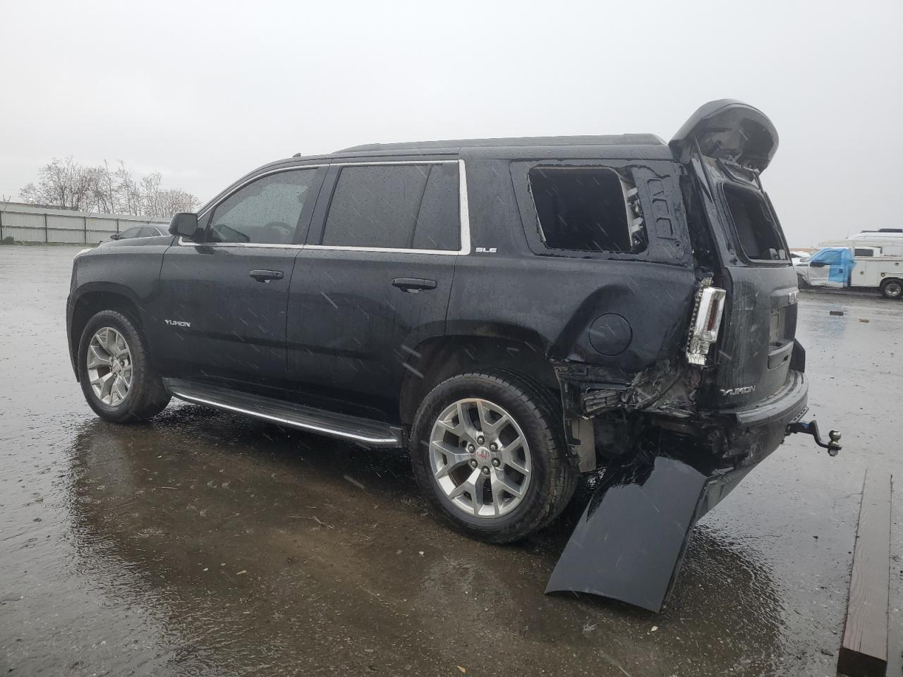 2016 GMC YUKON SLE - Фото 2
