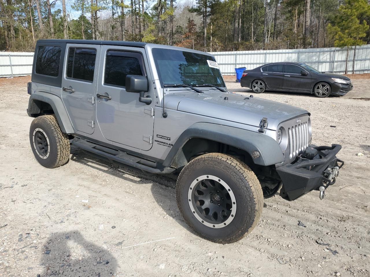 2015 JEEP WRANGLER U - Image 4