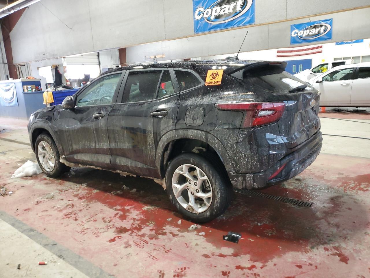 2024 CHEVROLET TRAX LS - Image 2