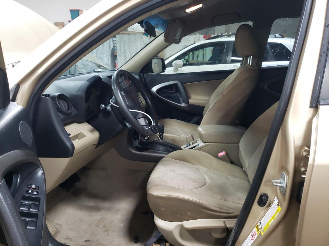 2011 TOYOTA RAV4 - Фото 7