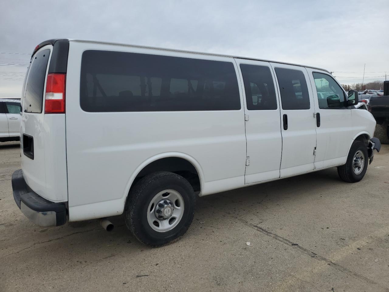 2017 CHEVROLET EXPRESS G3 - Image 3