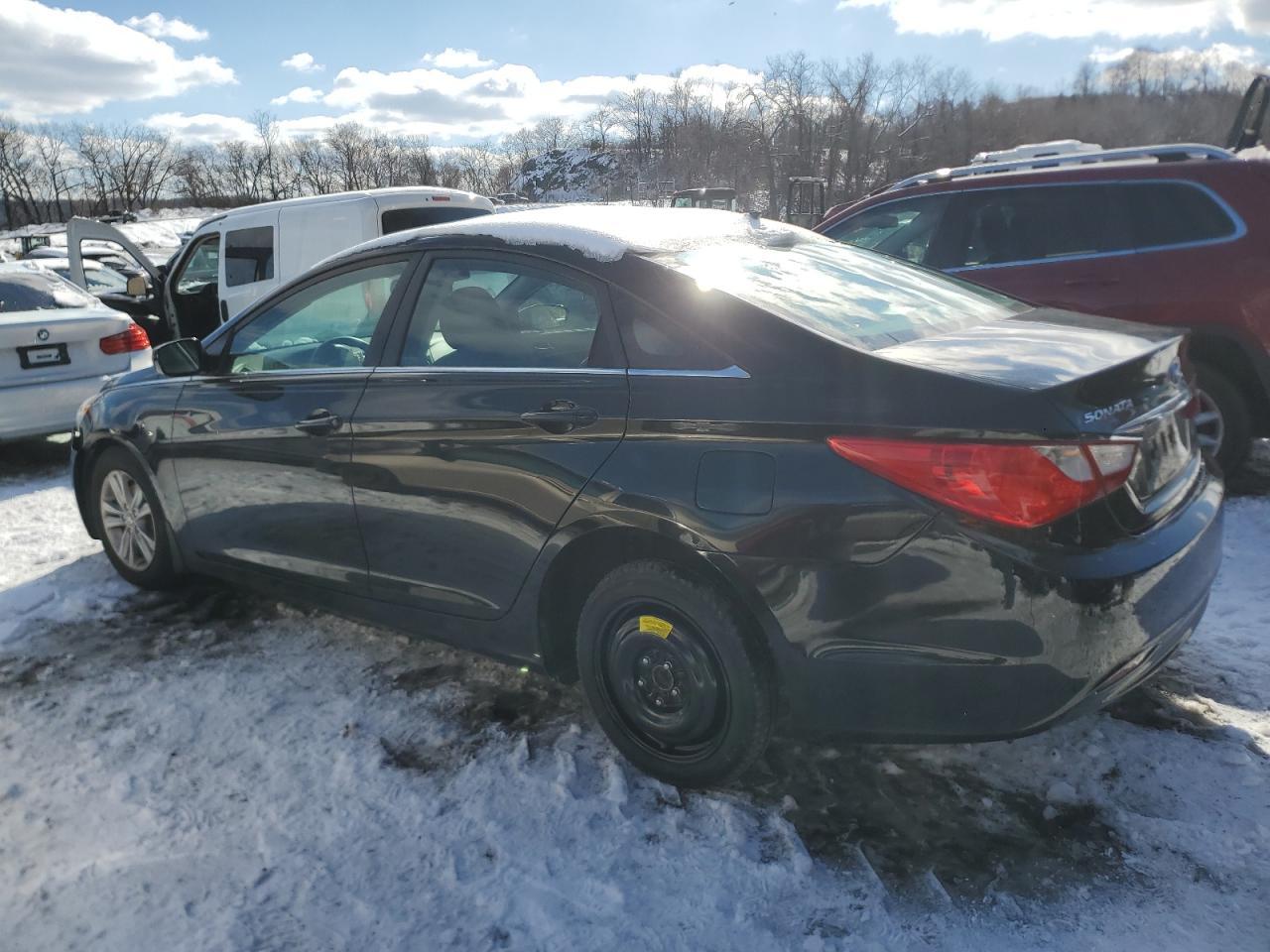 2011 HYUNDAI SONATA GLS - Image 2