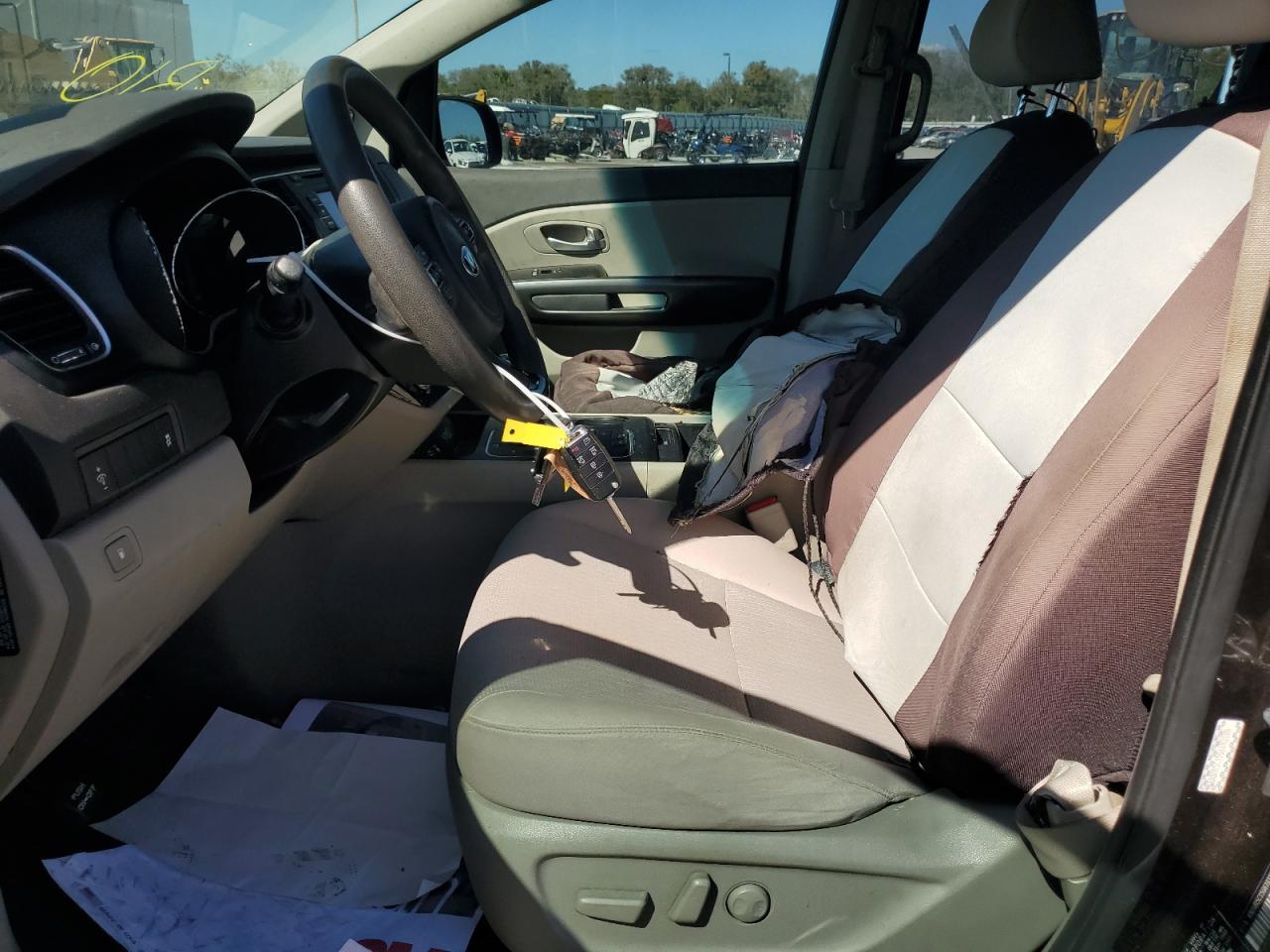 2016 KIA SEDONA LX - Фото 7