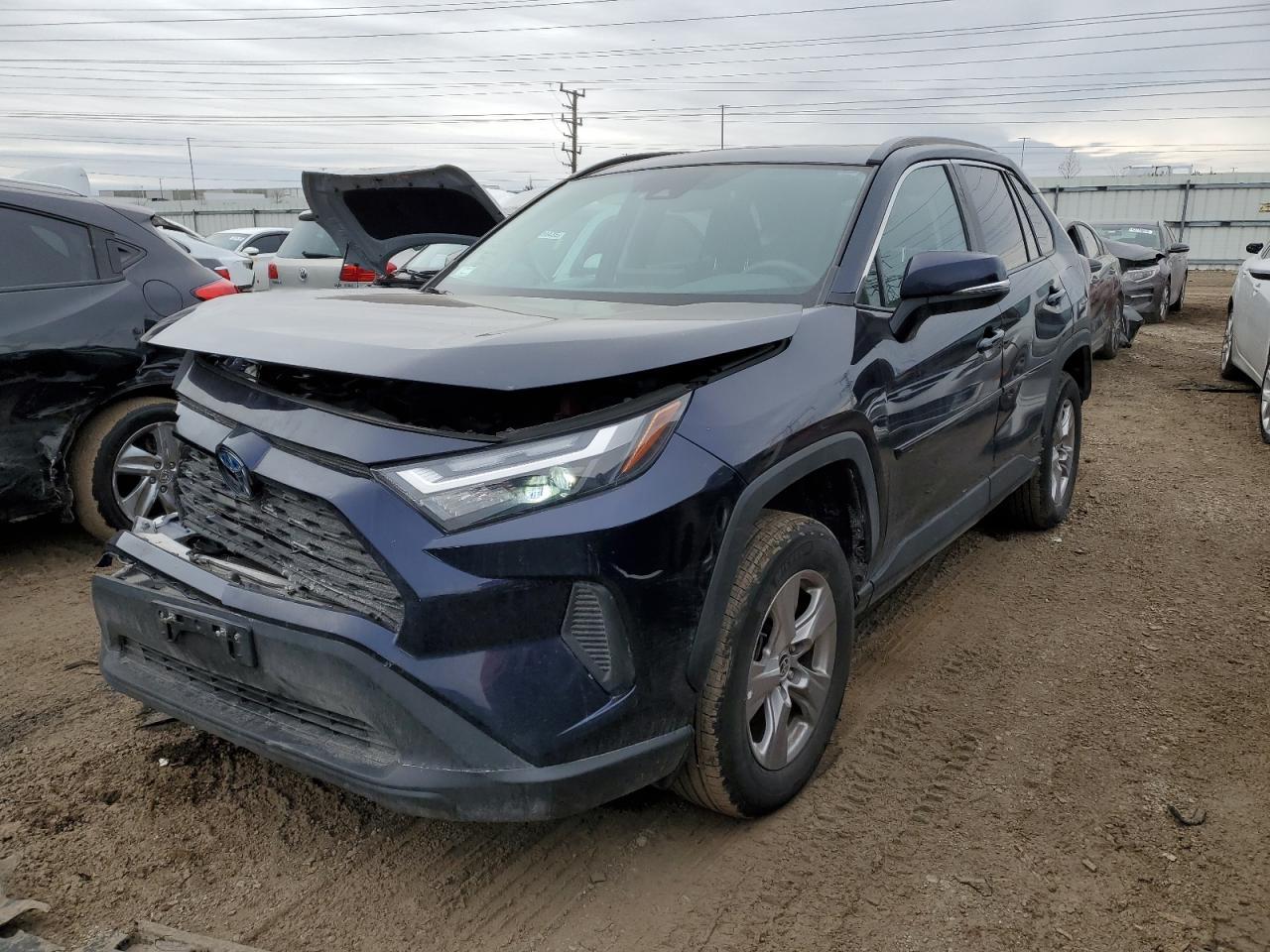 2022 TOYOTA RAV4 XLE