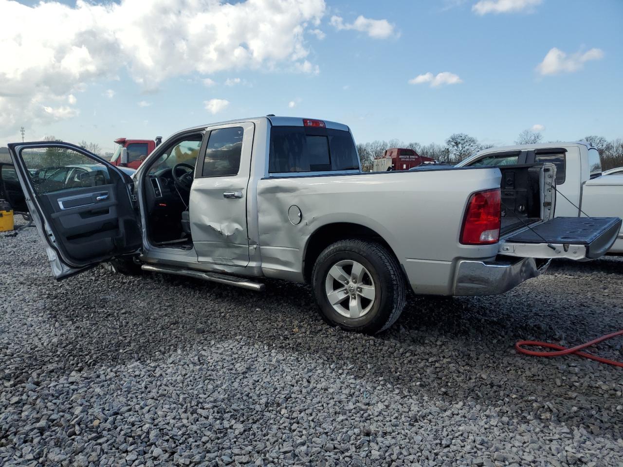 2017 RAM 1500 SLT - Image 2