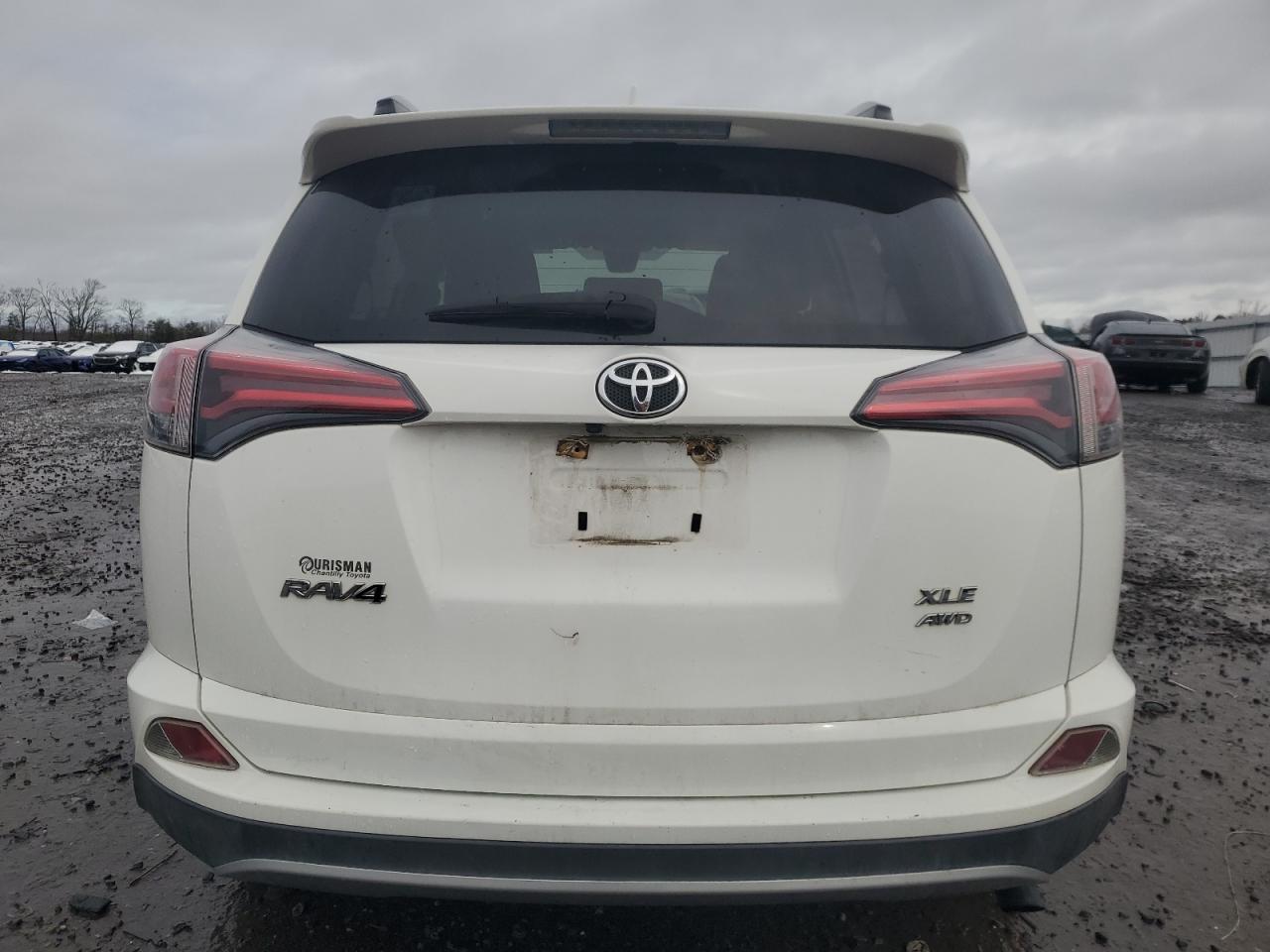 2017 TOYOTA RAV4 XLE - Image 6
