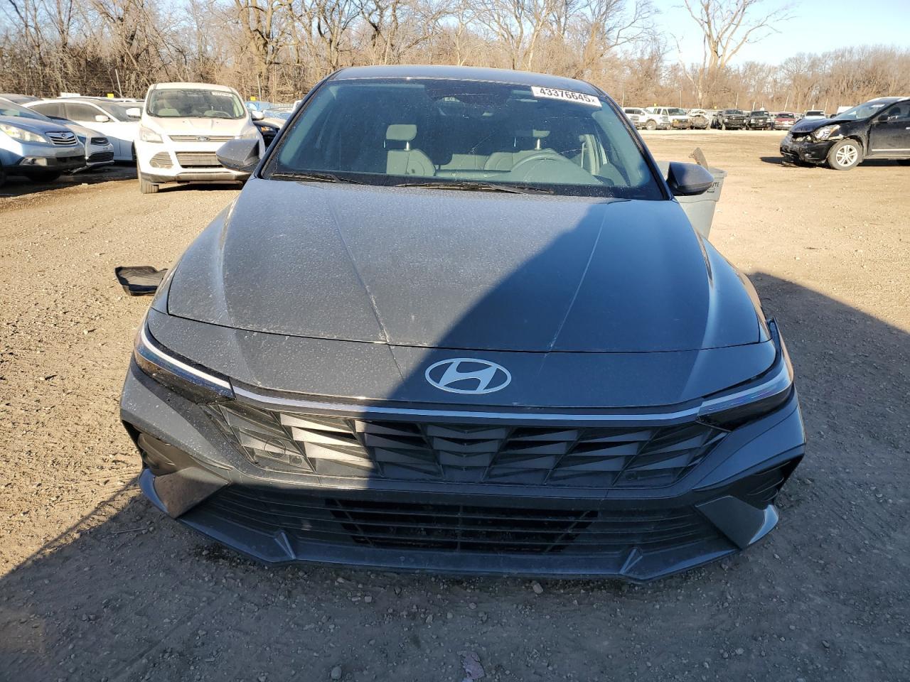 2024 HYUNDAI ELANTRA SE - Фото 5