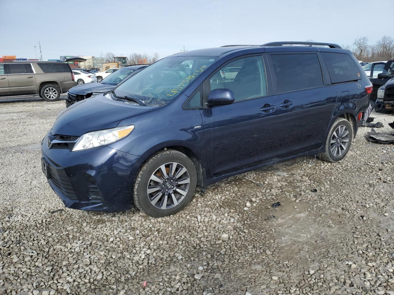 2019 TOYOTA SIENNA LE