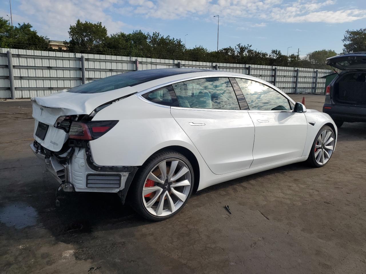 2019 TESLA MODEL 3 - Фото 3