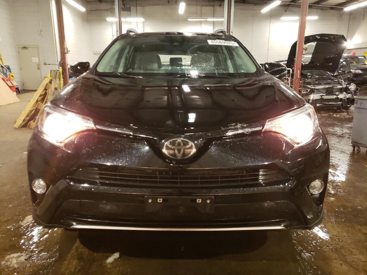 2017 TOYOTA RAV4 XLE - Image 5