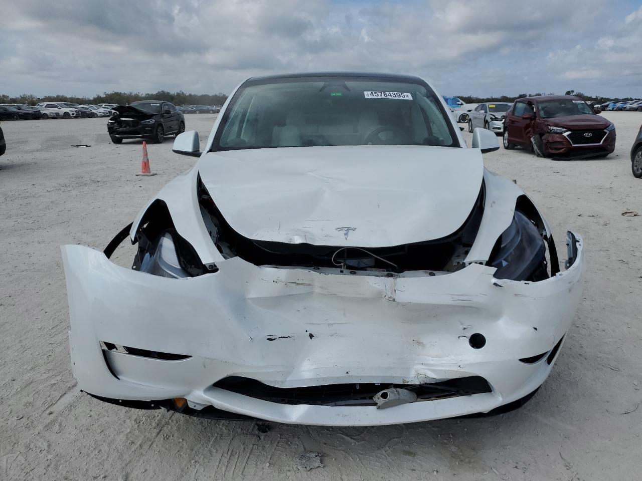 2024 TESLA MODEL Y - Фото 5