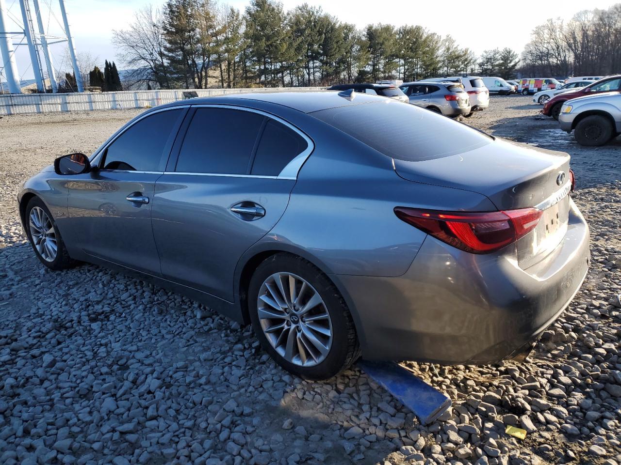 2018 INFINITI Q50 LUXE - Image 2